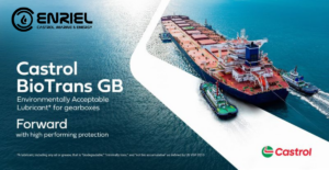 Buque petrolero navegando asistido por remolcadores - Castrol BioTrans GB lubricante marino ecológico para propulsores y cajas de engranajes